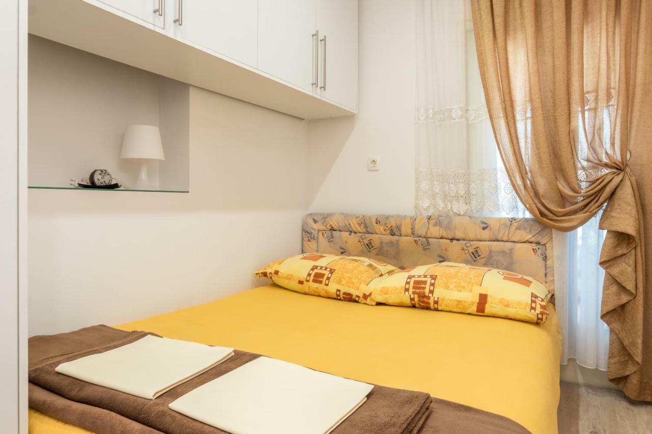 Apartments Ivan Каштела Экстерьер фото